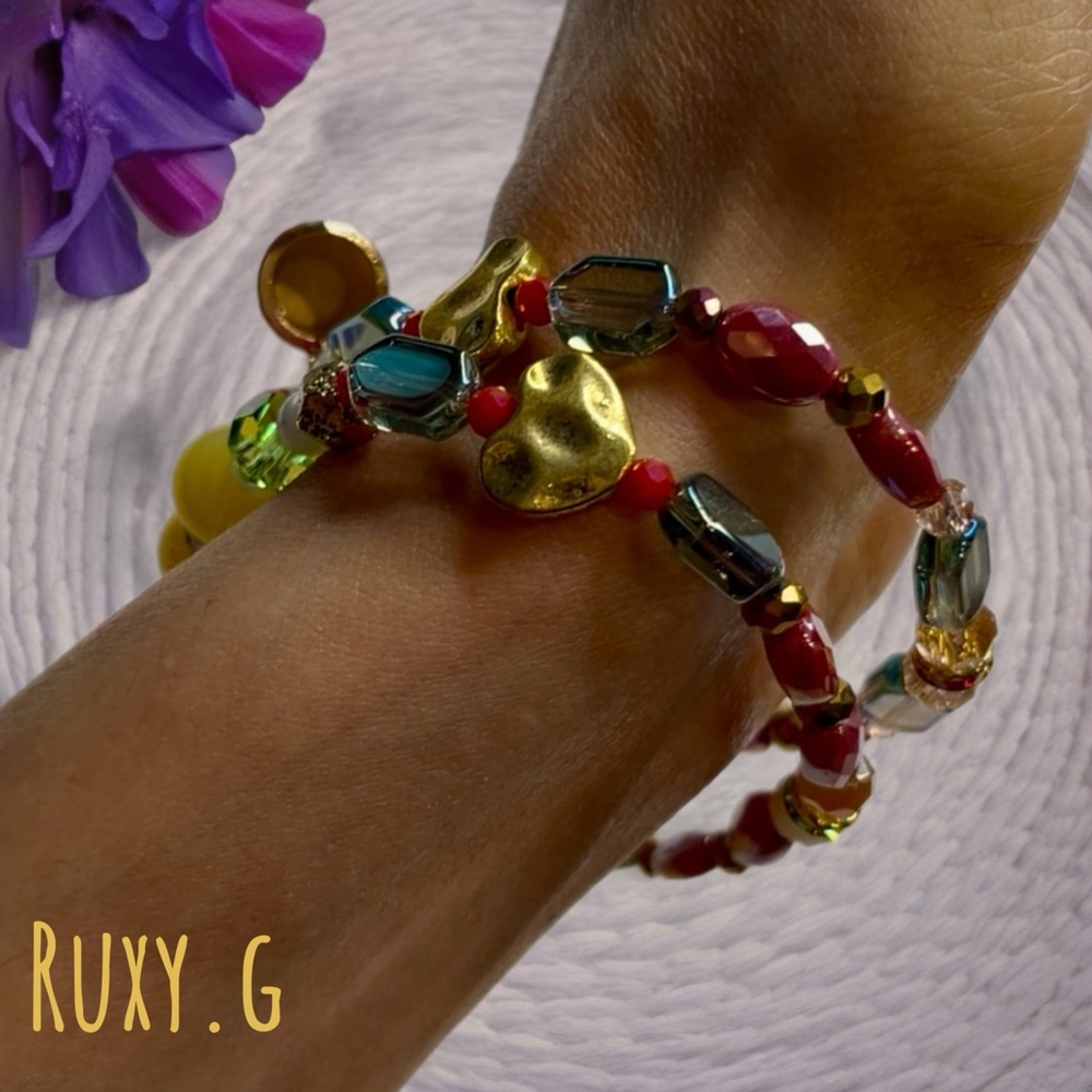Multicolor Beaded Bracelet Set - Picture 11 of 12